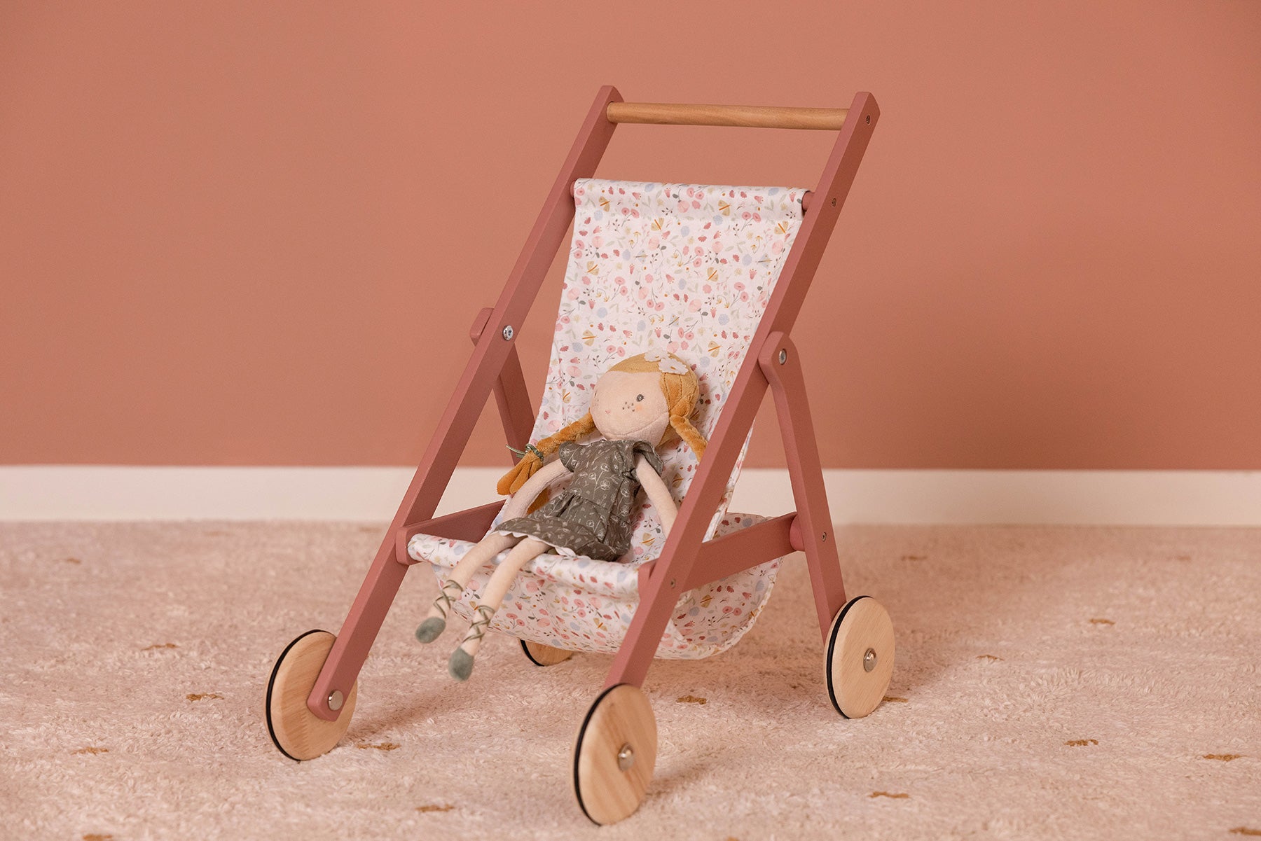 Dolls, Dolls Prams, Beds, Chairs and Dolls Houses