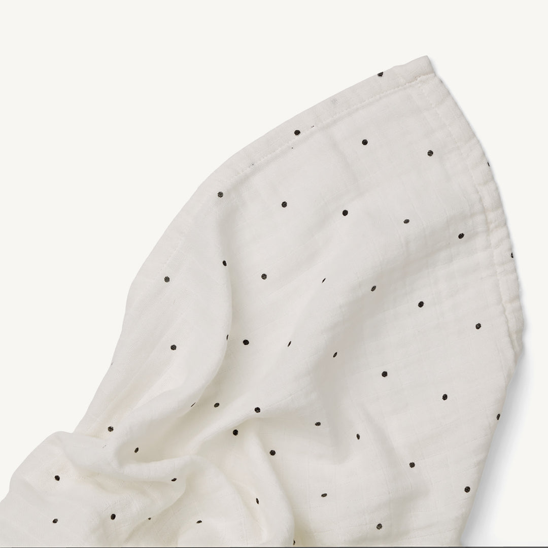 Liewood - Ben Organic Cotton Muslin Swaddle Solid - Classic Dot Creme De La Creme - All Mamas Children