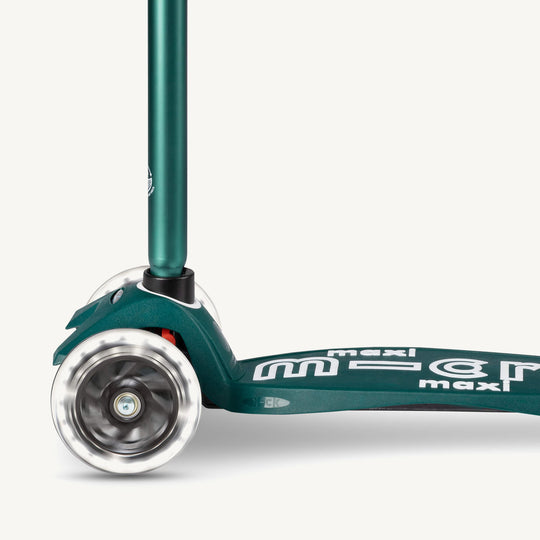 ♻️ Micro Scooters ECO Maxi Micro Scooter Deluxe LED - Green - All Mamas Children