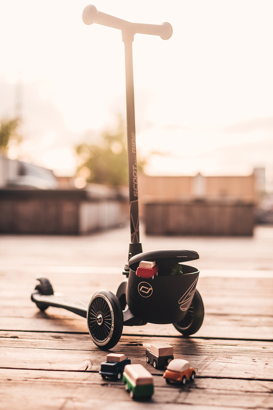 Scoot and Ride Scooter - Highwaykick 2 Lifestyle in Brown Lines - All Mamas Children
