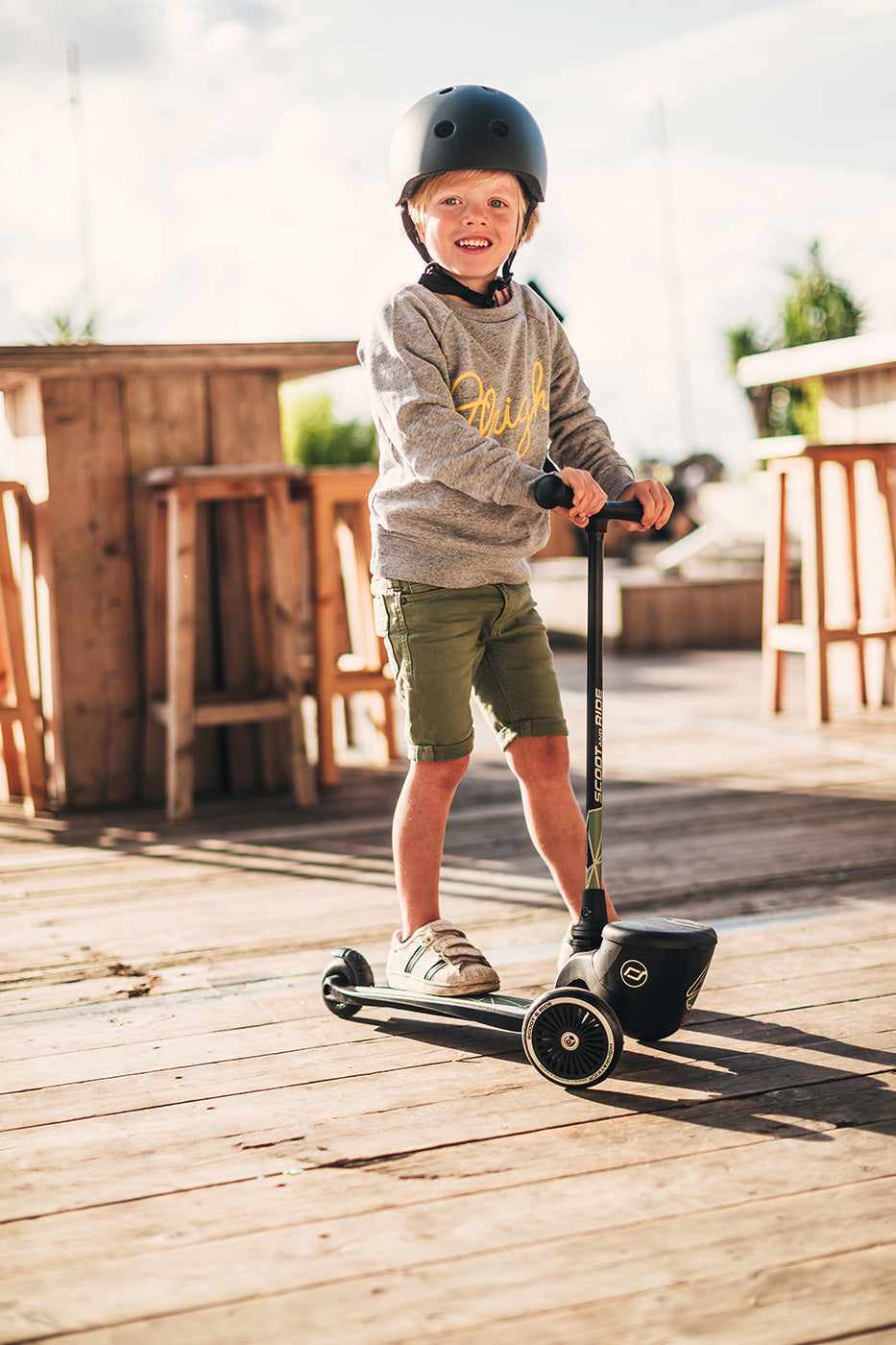 Scoot and Ride Scooter - Highwaykick 2 Lifestyle in Green Lines - All Mamas Children