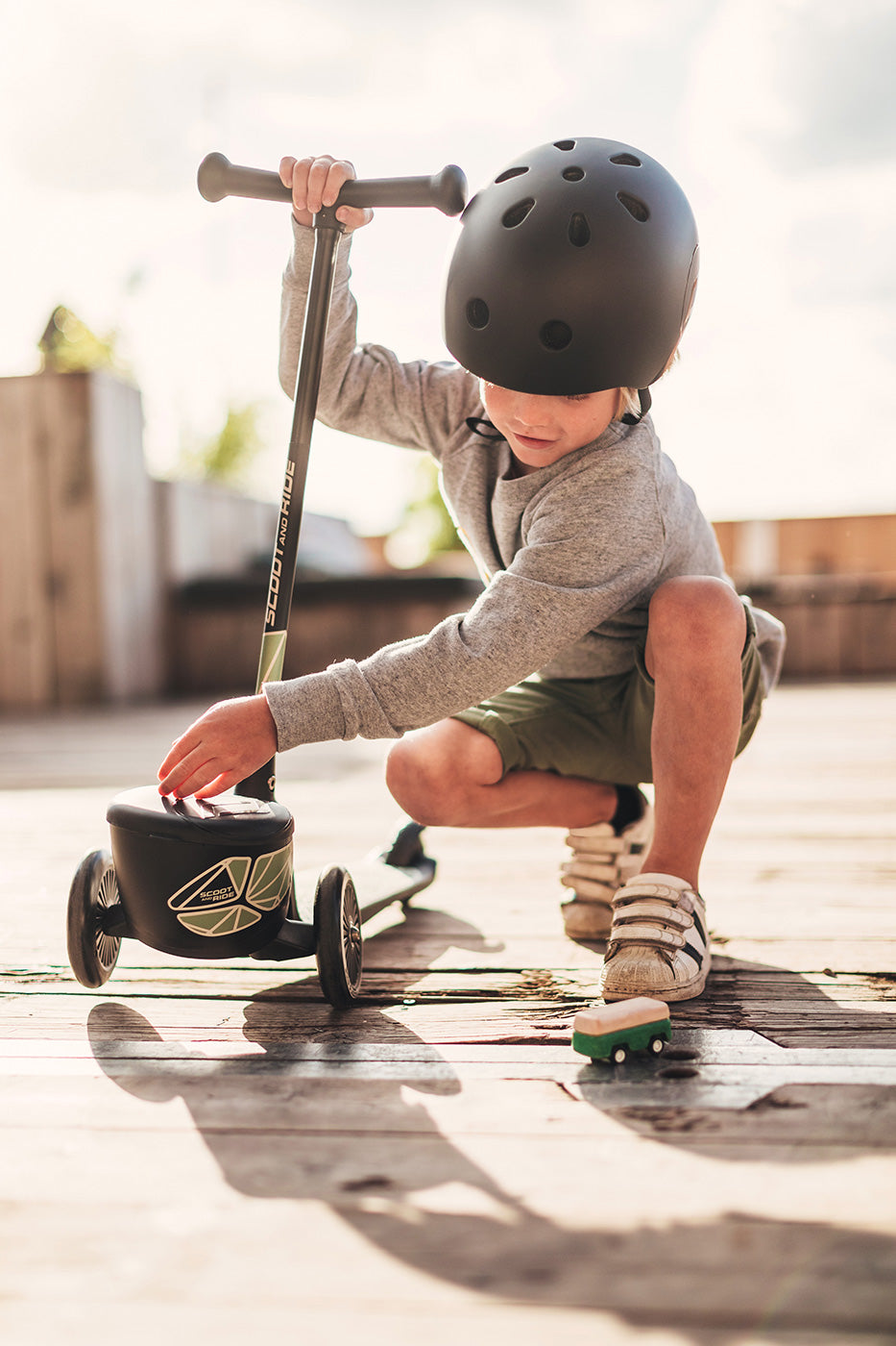 Scoot and Ride Scooter - Highwaykick 2 Lifestyle in Green Lines - All Mamas Children