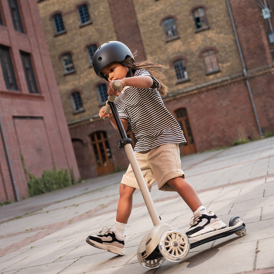 Scoot and Ride Scooter - Highwaykick 3S LED - Ash - All Mamas Children