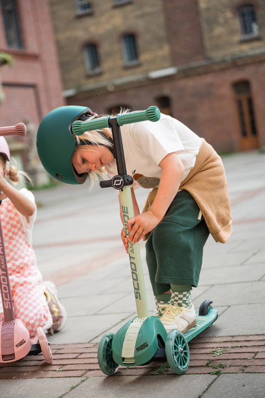 Scoot and Ride Scooter - Highwaykick 3S LED - Forest - All Mamas Children