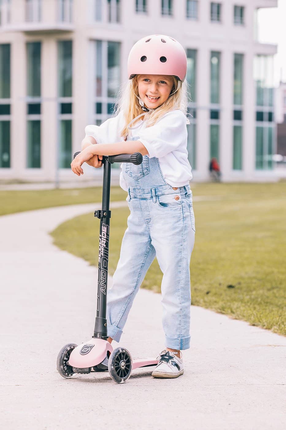 Scoot and Ride Scooter - Highwaykick 3 LED in Rose - All Mamas Children